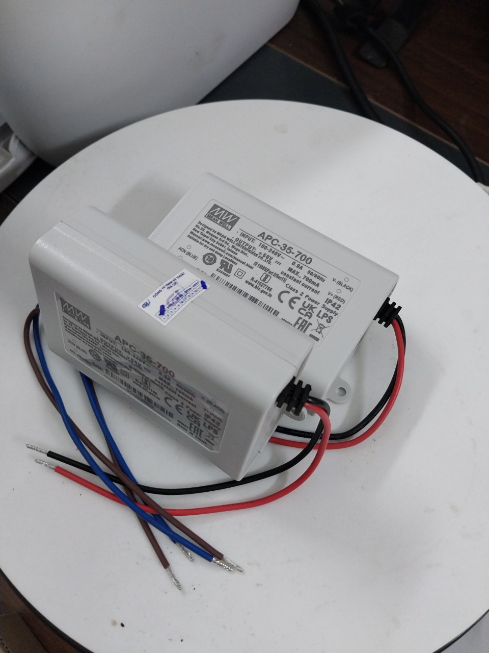 So sánh nguồn Led APC và LPC MeanWell.